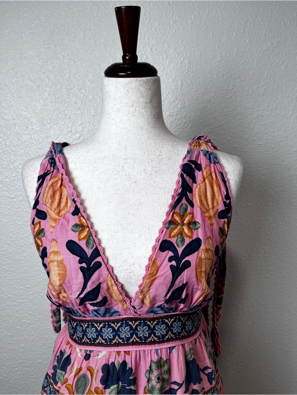 Farm Rio Seashell Tapestry Midi Dress in Bold Floral Print Size Small - Picture 6 of 8